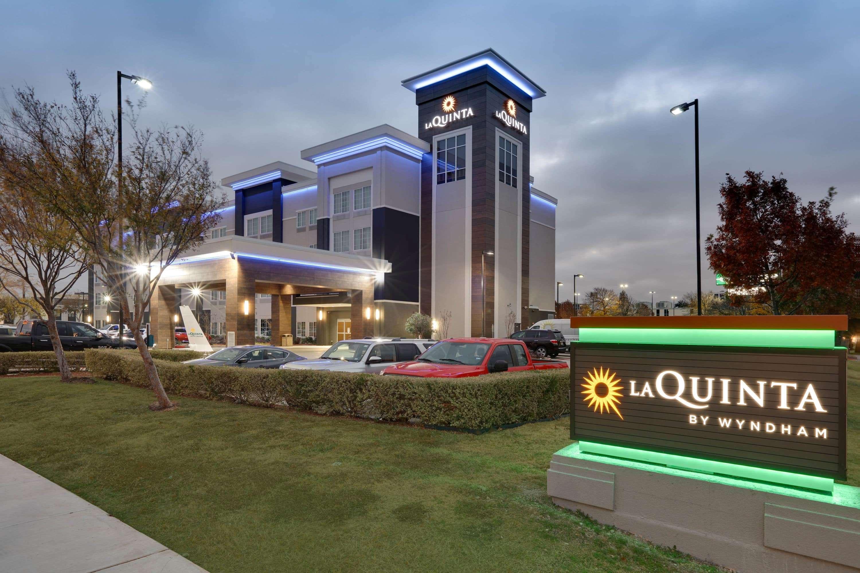 La Quinta By Wyndham Dallas Love Field Buitenkant foto